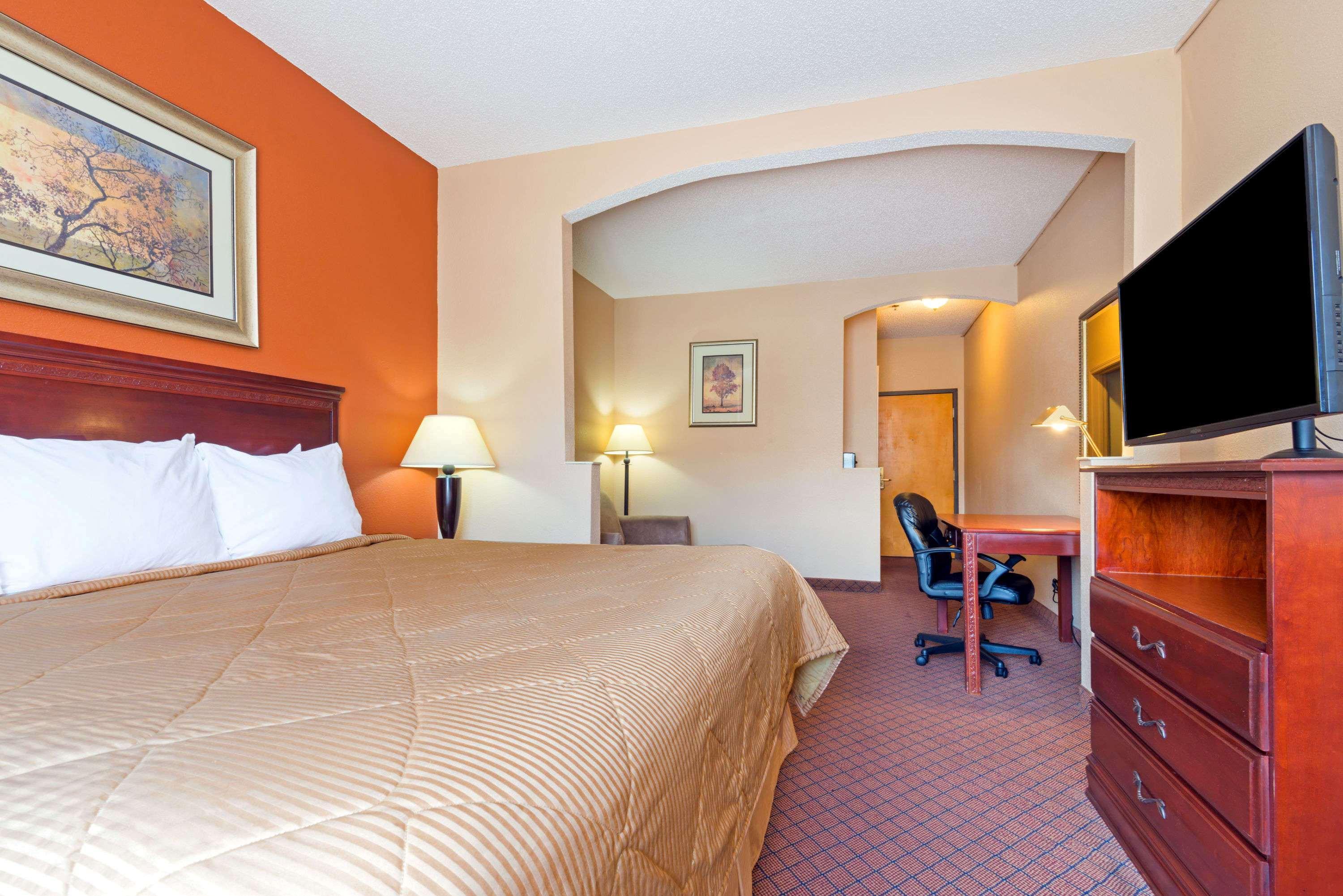 Days Inn By Wyndham Coliseum Montgomery Al Extérieur photo